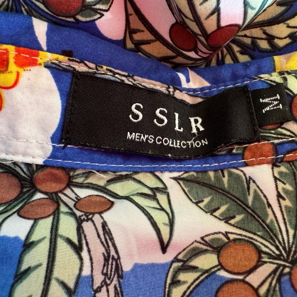 SSLR Hawaiian Santa Christmas Button Down Shirt Size Medium EUC - Picture 3 of 5